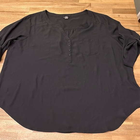 TORRID ⭐️ blouse - Picture 2 of 7